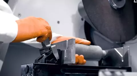 Qtool clamping devices